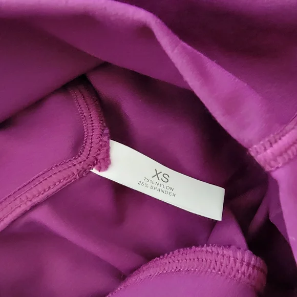 NVGTN Flared Leggings Yoga Pants Fuschia Size XS - Picture 4 of 5